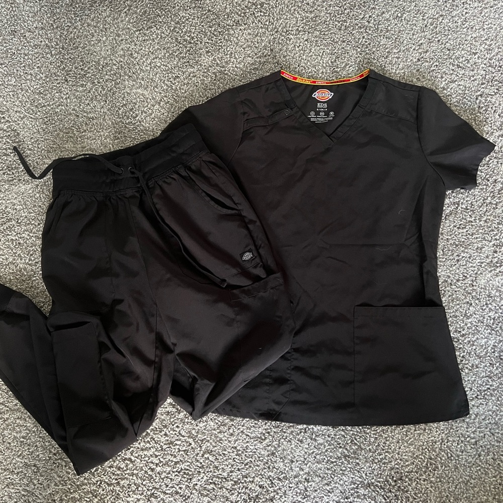 Black Dickies Scrub Set. Pants are XS joggers, shirt is S.